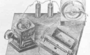Die Zeichnung der Versuchsanordnung eines Fernsprechers. 1861 (24. Oktober 1861) den Fernsprecher oder das ”Telephon“ erfunden durch Johann Philipp Reis (1834-1874).
